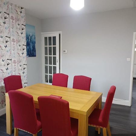 Pearson House - Huku Kwetu 3 Bedroom End Of Terrance House - Family And Business Group Self Catering Accommodation -Huku Kwetu Nottingham Luaran gambar