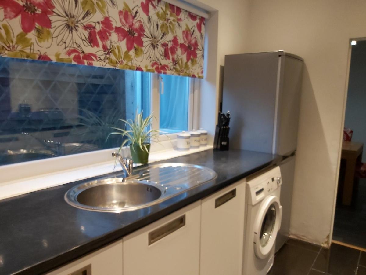 Pearson House - Huku Kwetu 3 Bedroom End Of Terrance House - Family And Business Group Self Catering Accommodation -Huku Kwetu Nottingham Luaran gambar