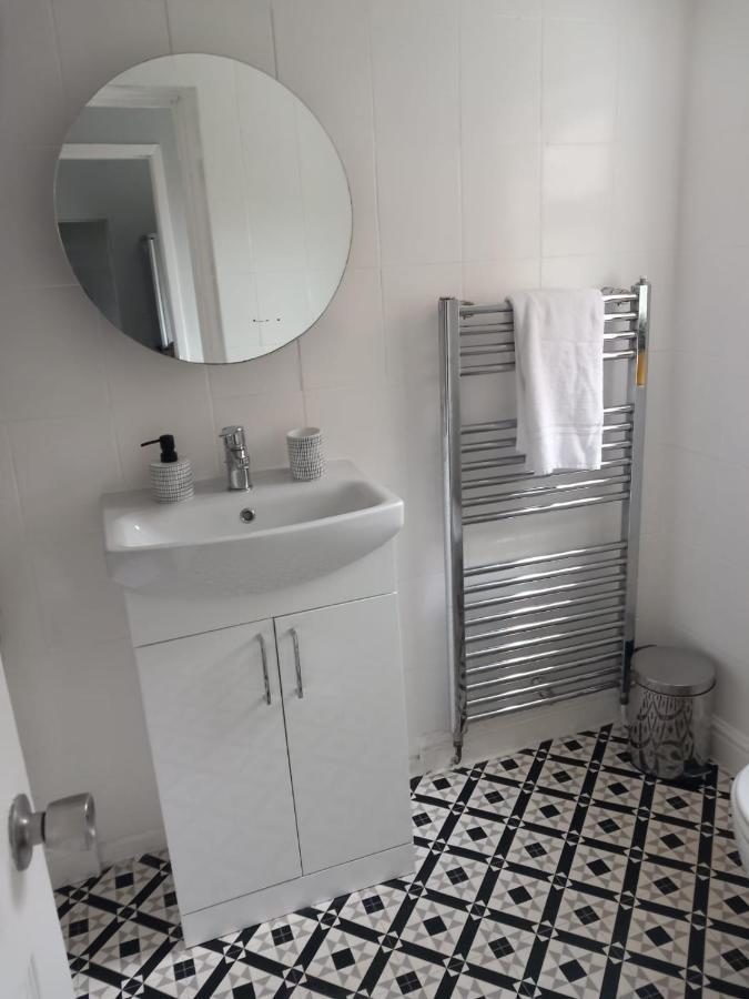 Pearson House - Huku Kwetu 3 Bedroom End Of Terrance House - Family And Business Group Self Catering Accommodation -Huku Kwetu Nottingham Luaran gambar