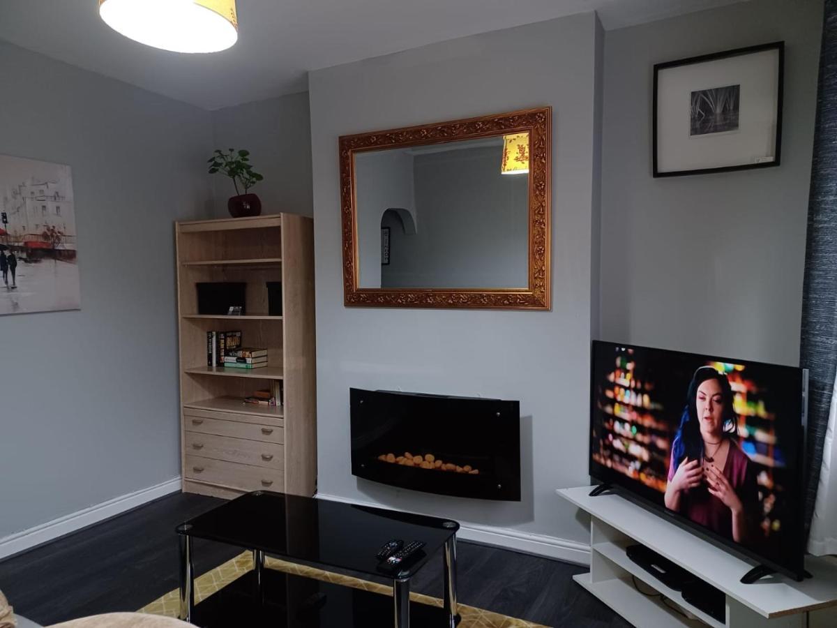 Pearson House - Huku Kwetu 3 Bedroom End Of Terrance House - Family And Business Group Self Catering Accommodation -Huku Kwetu Nottingham Luaran gambar